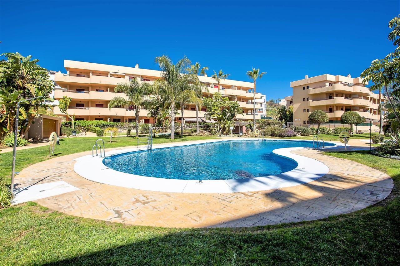 Lets In The Sun Blue Cala Apartment La Cala De Mijas Luaran gambar