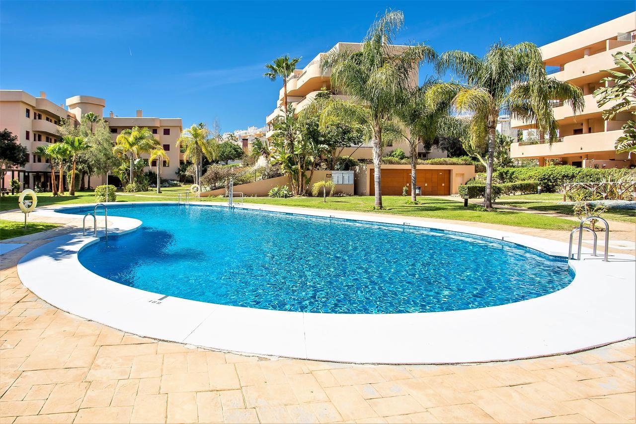 Lets In The Sun Blue Cala Apartment La Cala De Mijas Luaran gambar